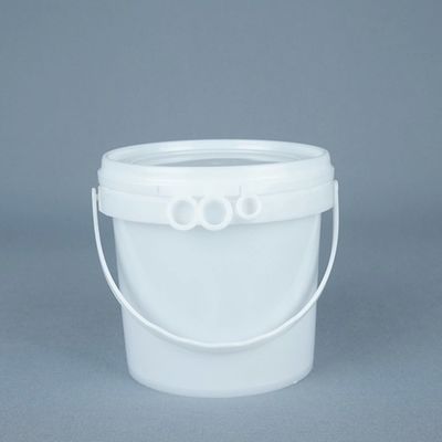 Stackbare weiße Plastikbehälter mit Deckel für Lebensmittellager