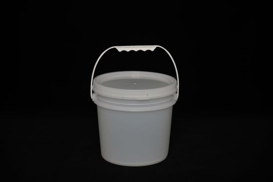 Langlebiger Plastikbehälter mit Deckel für die Nahrungsmittelproduktion und -lagerung